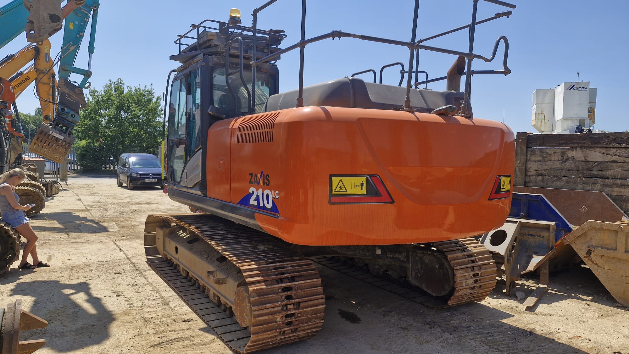 1 x Hitachi ZX210-6 2018 6894hrs - AJ & MJ Plant Sales
