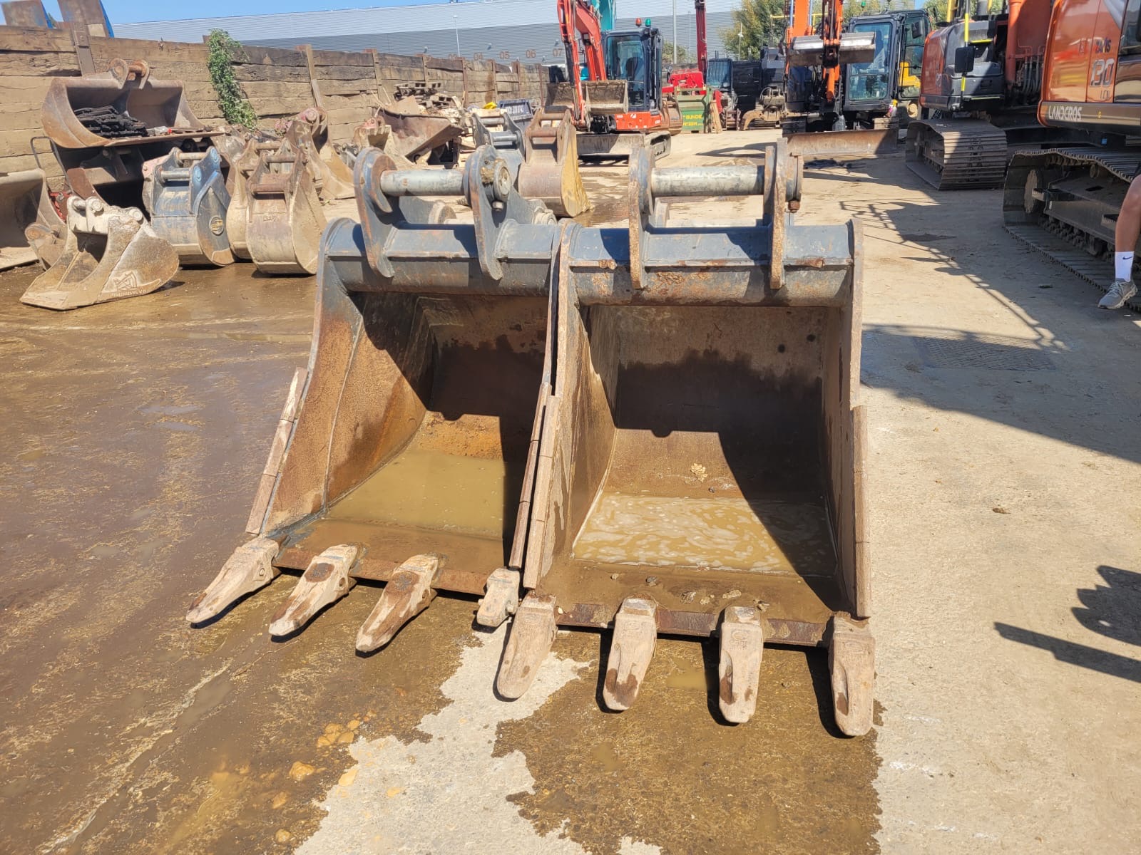 20t | 36inch dig buckets